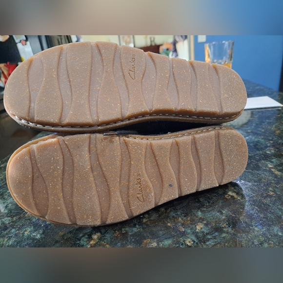 Clark's boots black size 7.5 - Picture 3 of 3